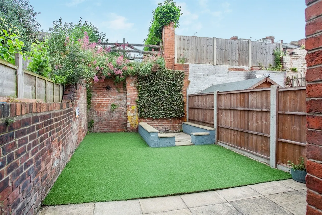 Crossland Street, Swinton, S64, photo 4