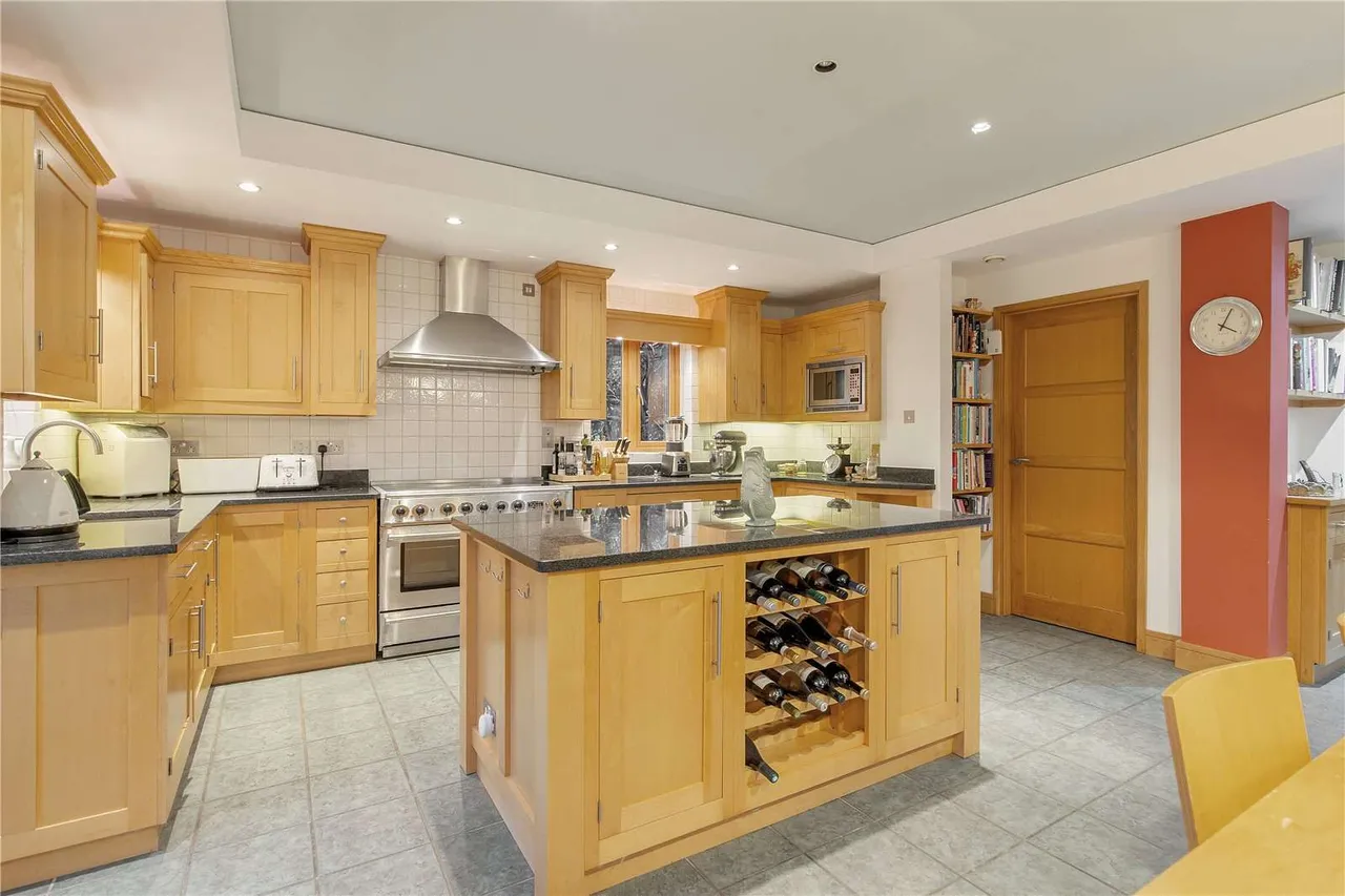 Larmor Drive, Cambridge, Cambridgeshire, CB3 0TE, photo 5