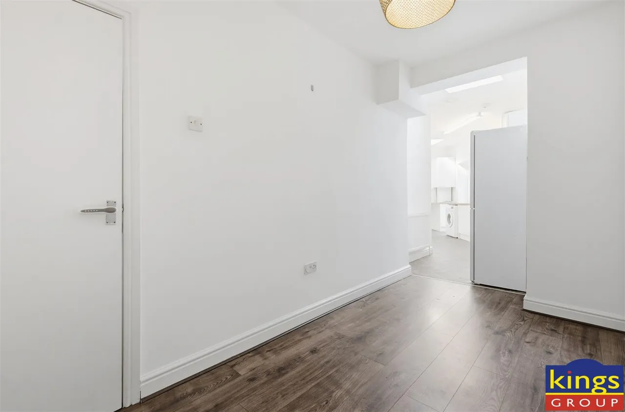 Rushbrook Crescent, London, photo 5