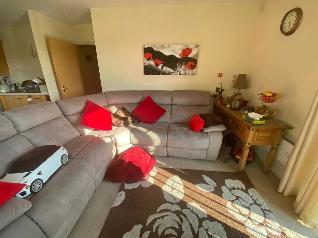 Tudor Way, Knaphil, Surrey, photo 5