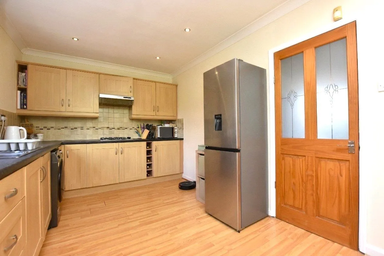 Lilythorne Avenue, Bradford, BD10, photo 3