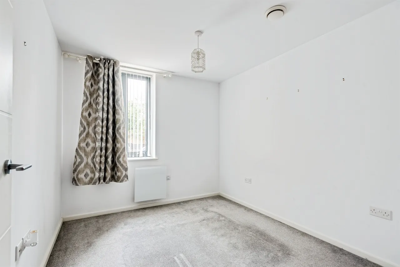 Angus Court, Thame, photo 7