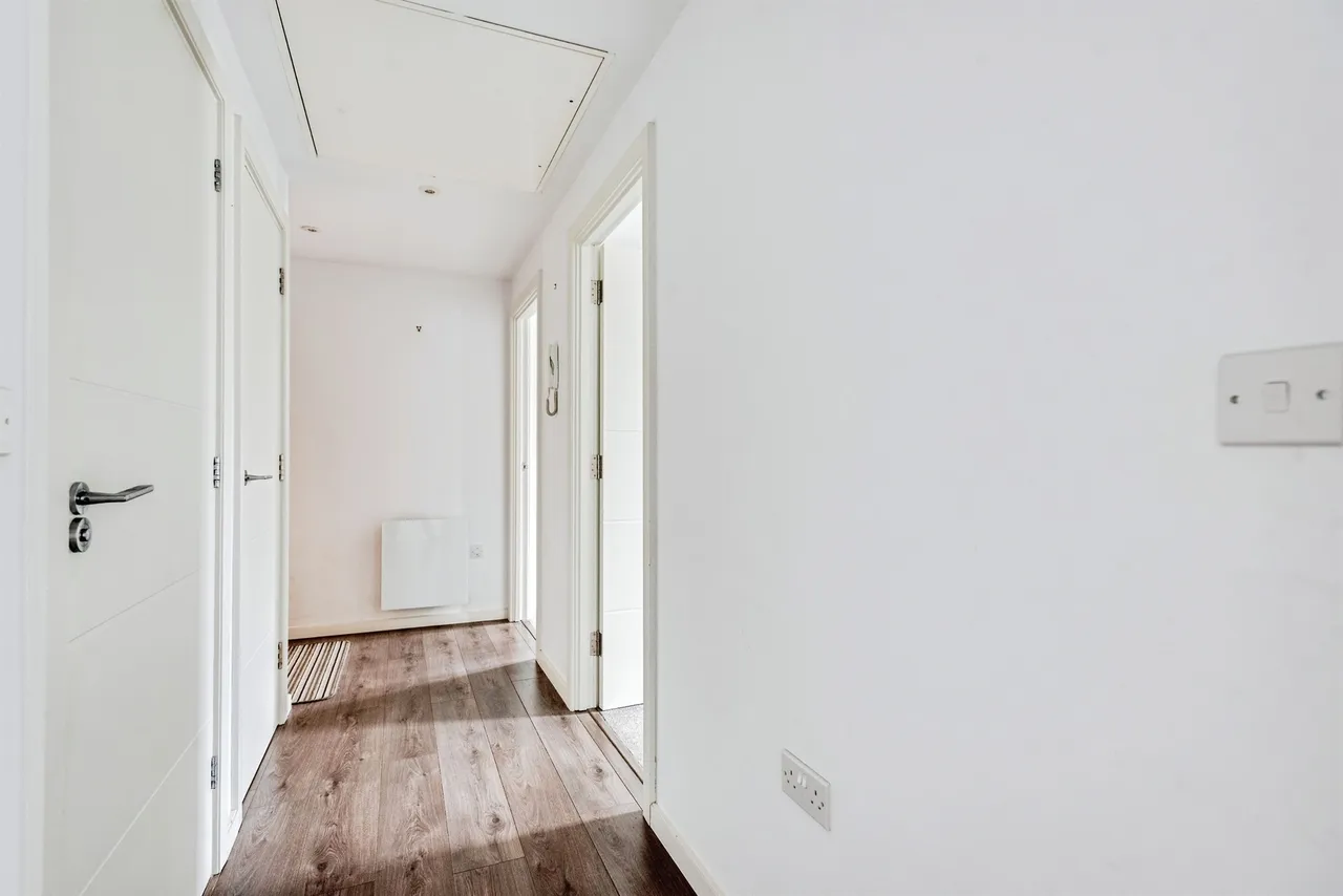 Angus Court, Thame, photo 8