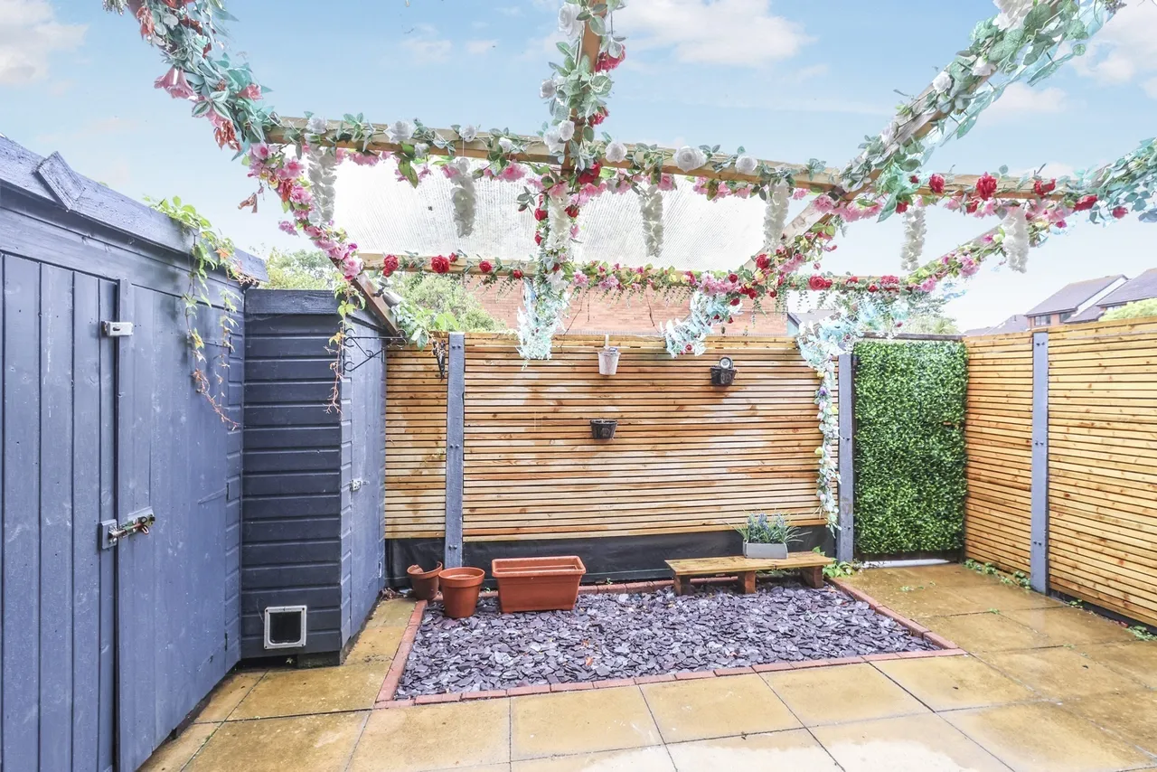 Taverner Close, Poole, BH15, photo 2