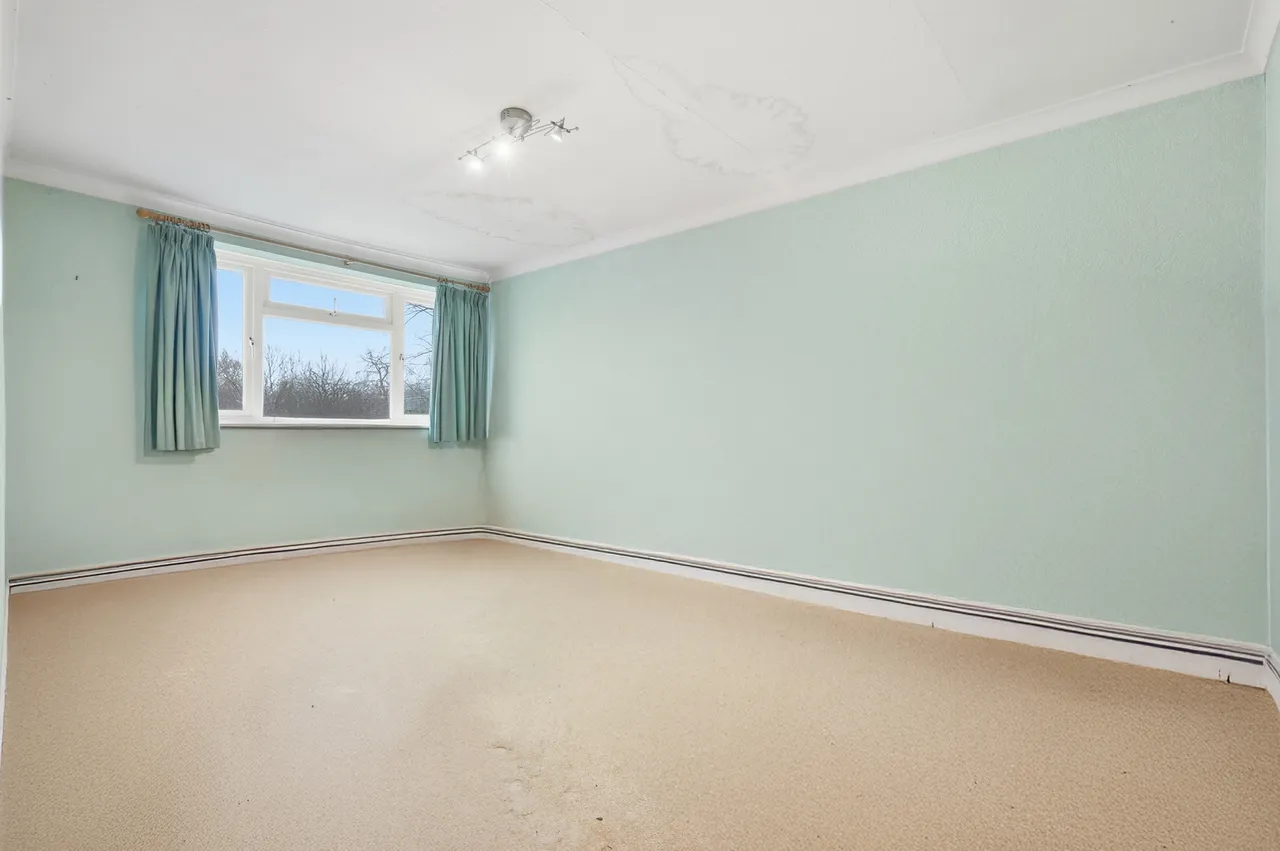 Sycamore Drive, Park Street, St. Albans, photo 2