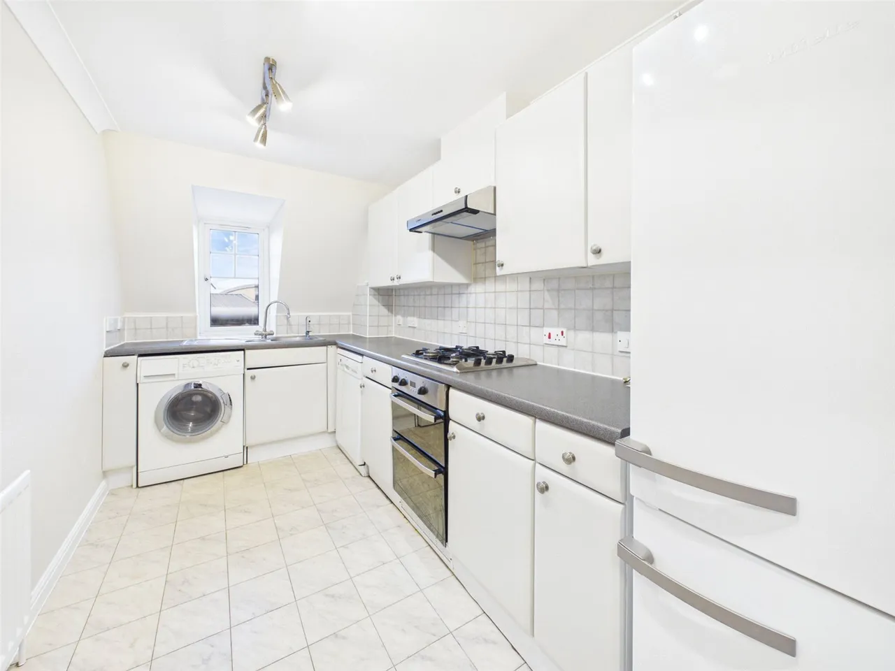 Old Bridge Street, Hampton Wick, KT1, photo 2