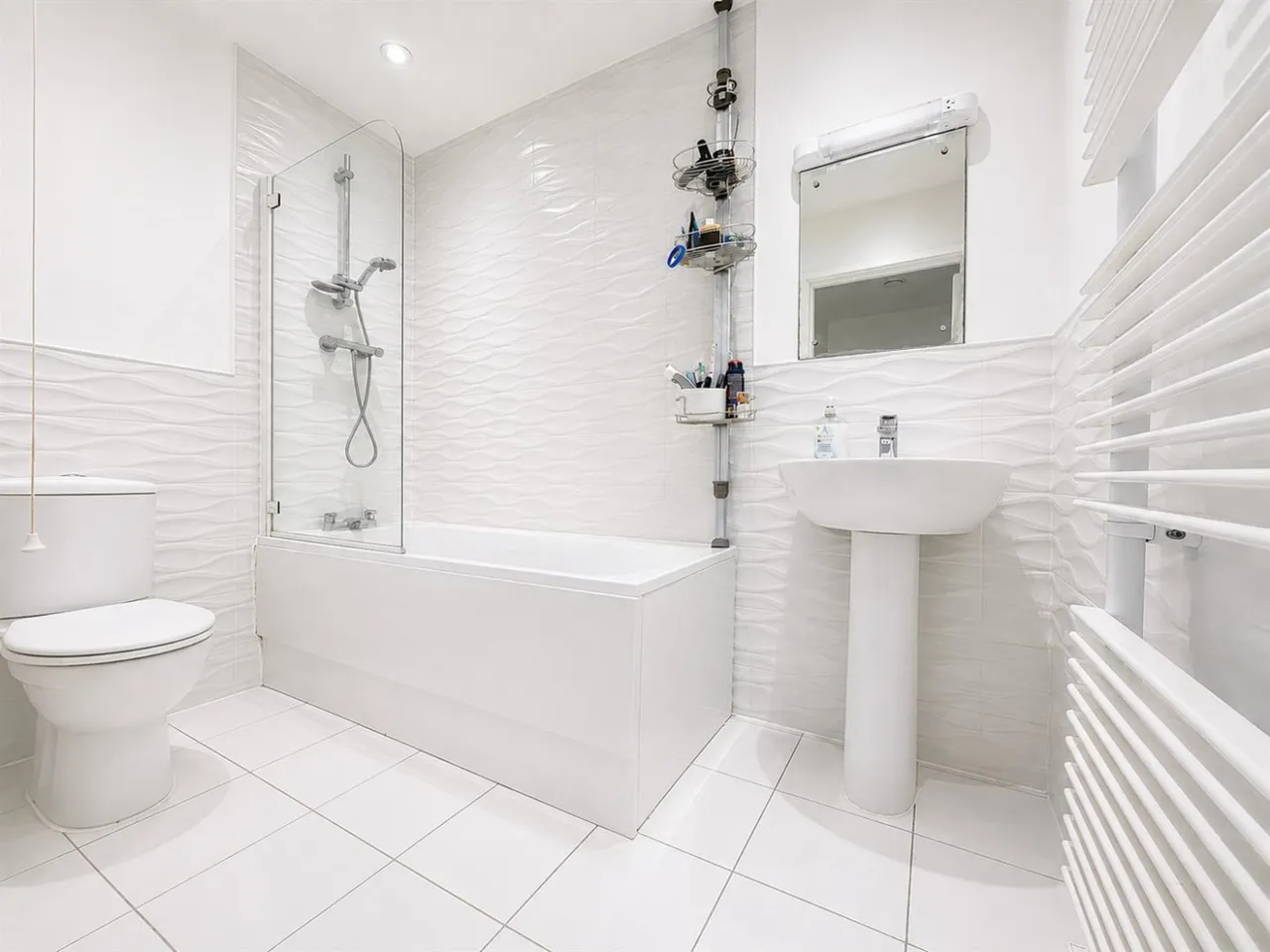 bed Apartment For SaleGateway Court, Southall, UB2, photo 7
