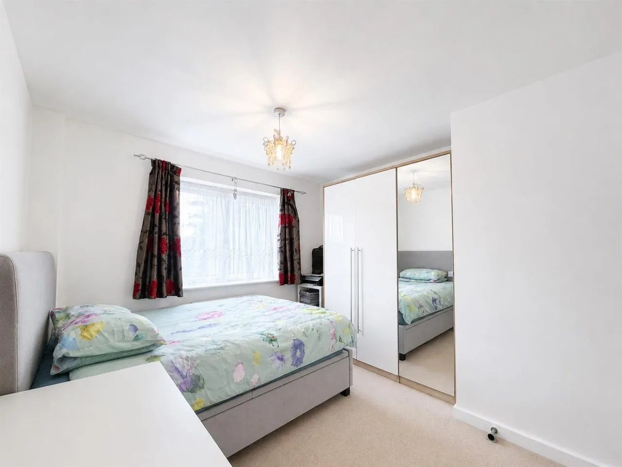 bed Apartment For SaleGateway Court, Southall, UB2, photo 9