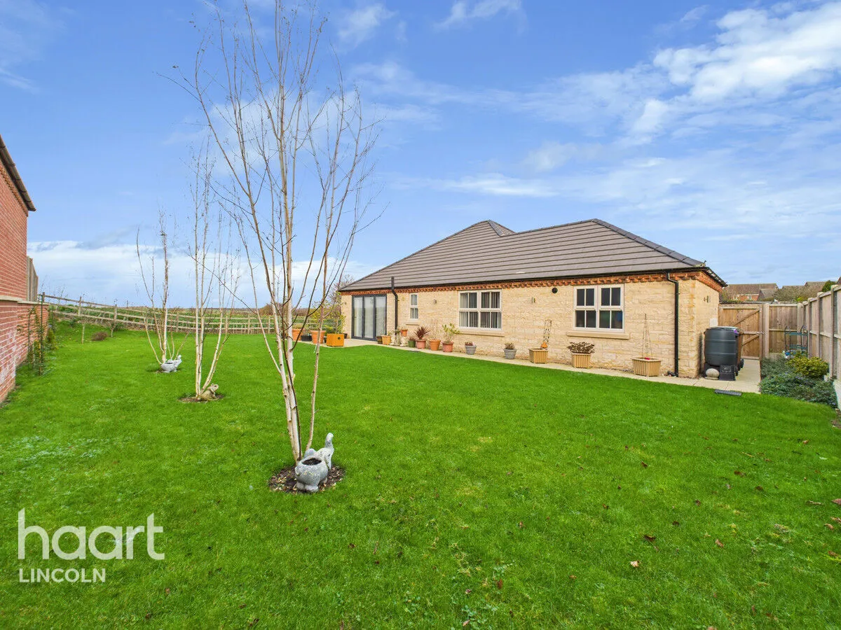 The Hawthorns, Cranwell, NG34, photo 15