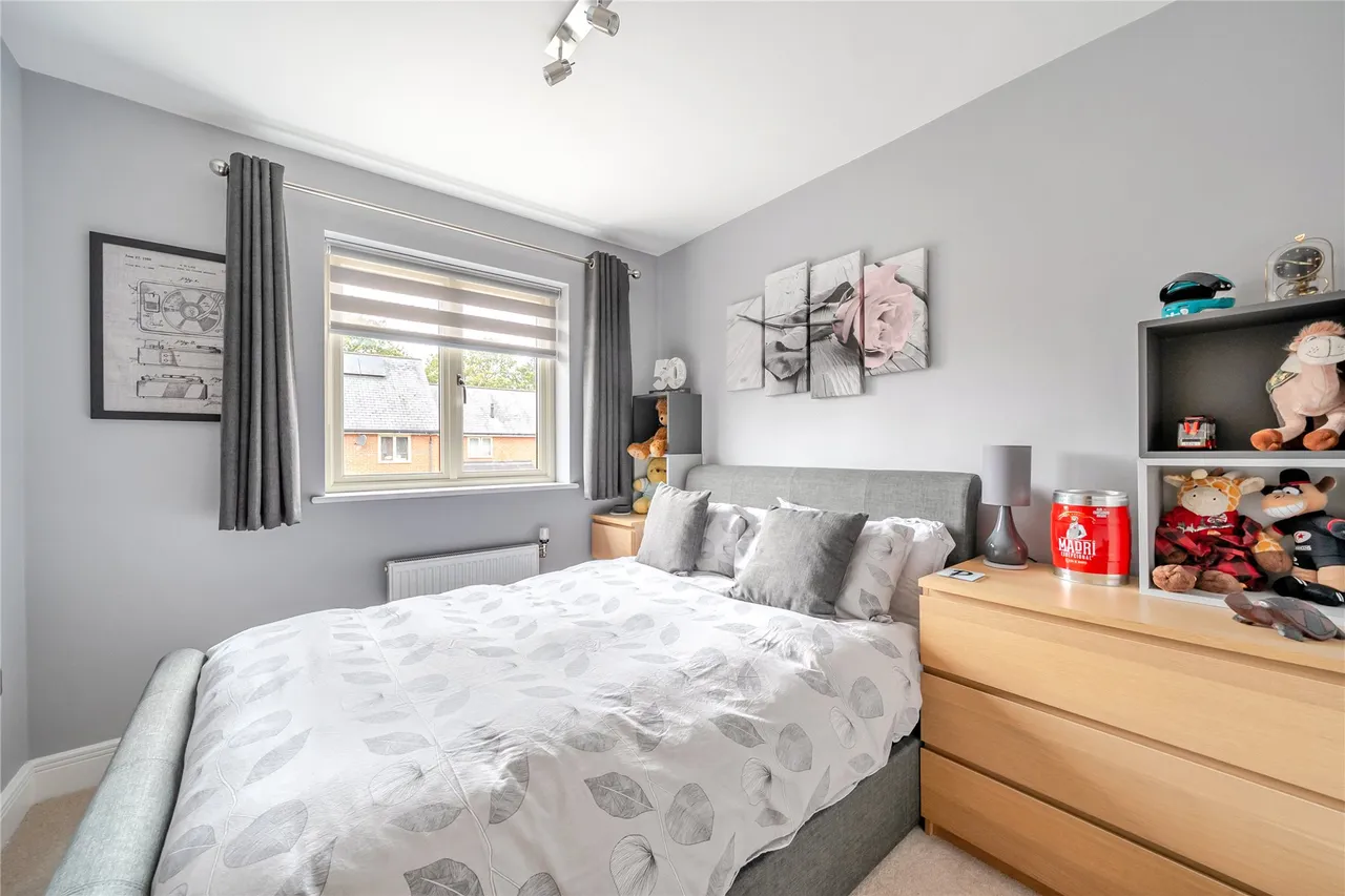 White Hart Close, Ripley, GU23, photo 11