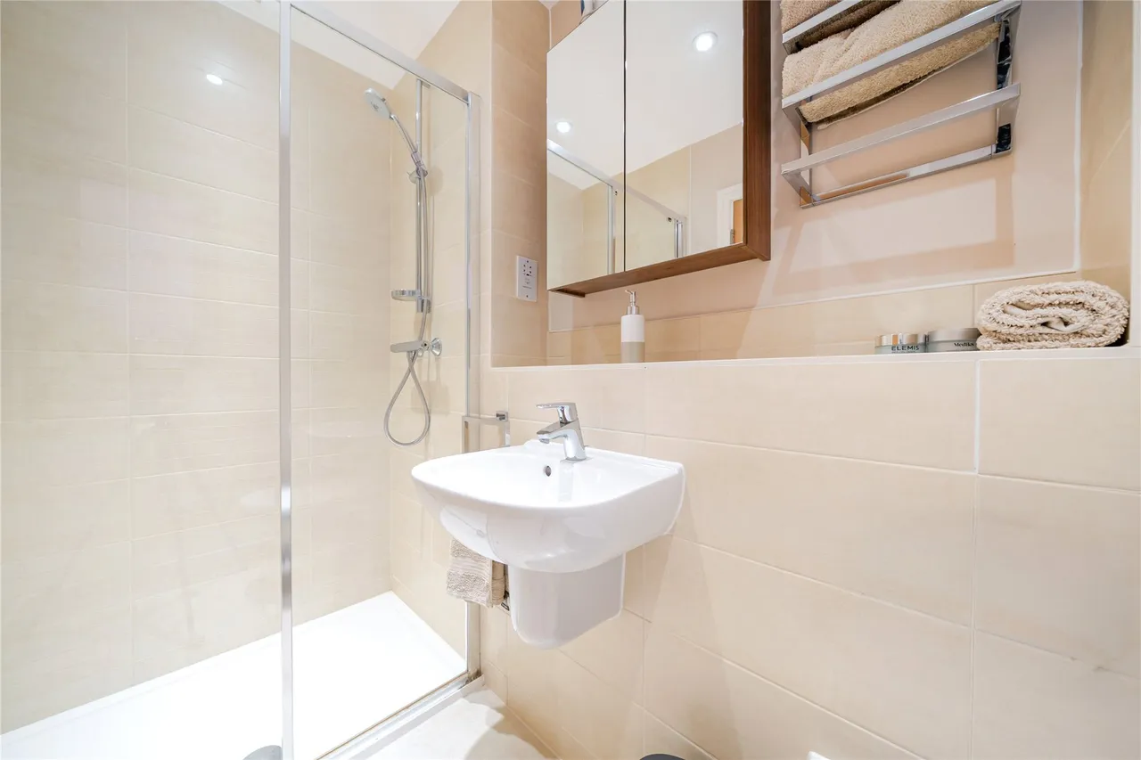White Hart Close, Ripley, GU23, photo 10