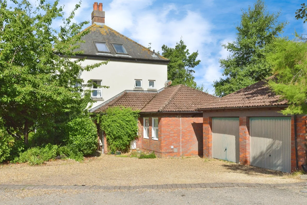 Beaumaris Grove, Shenley Church End, MILTON KEYNES, photo 6