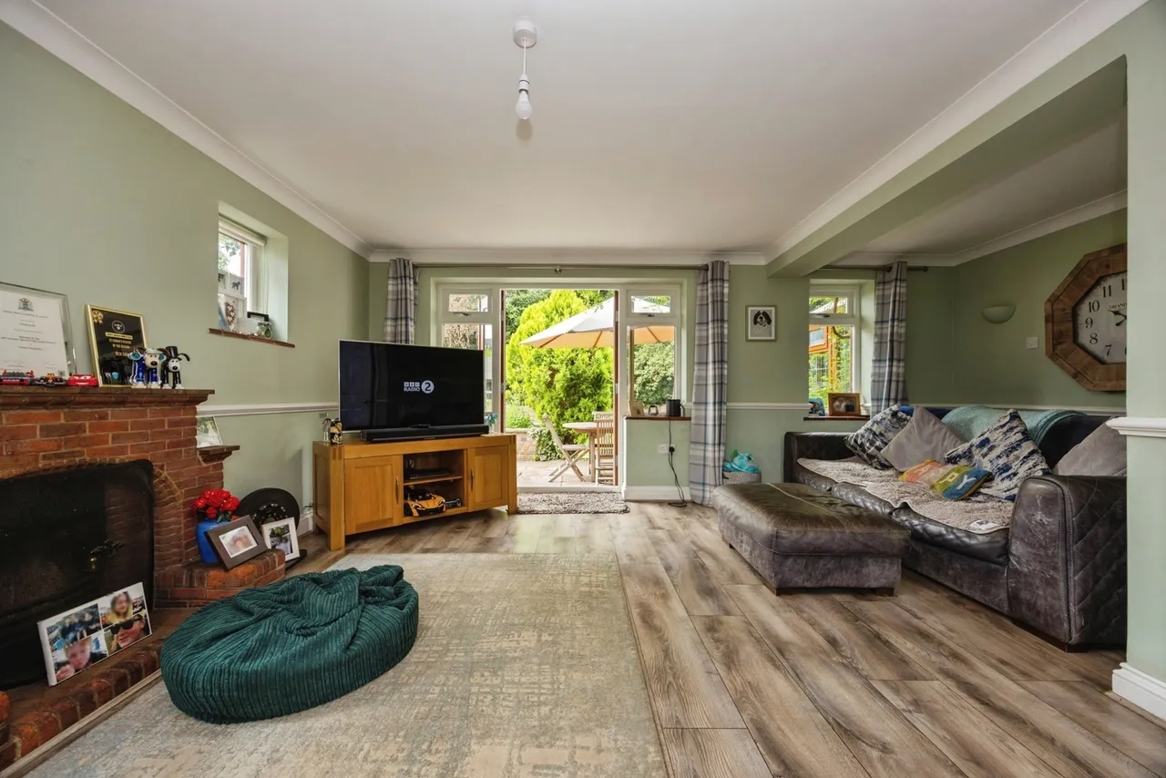 Church Road, Milford, GU8, photo 4