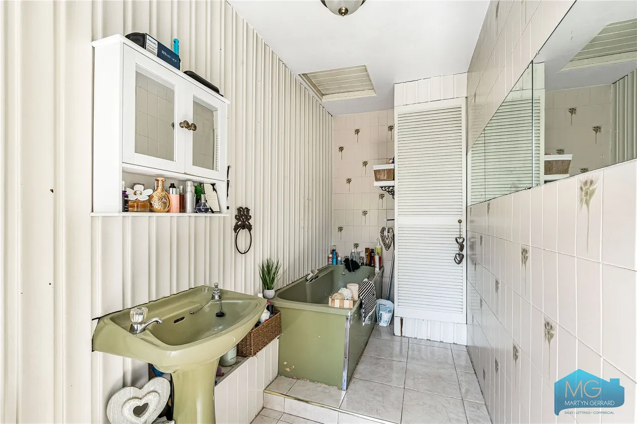 Brackenbury Road, London, N2, photo 13