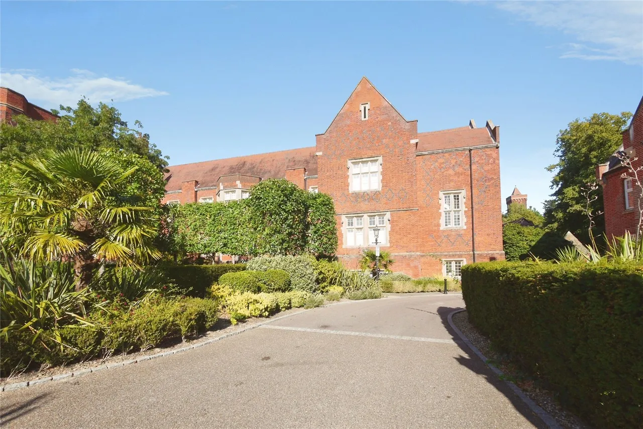 1 bed flat for sale — Kendall Court, The Galleries, Warley, Brentwood, CM14