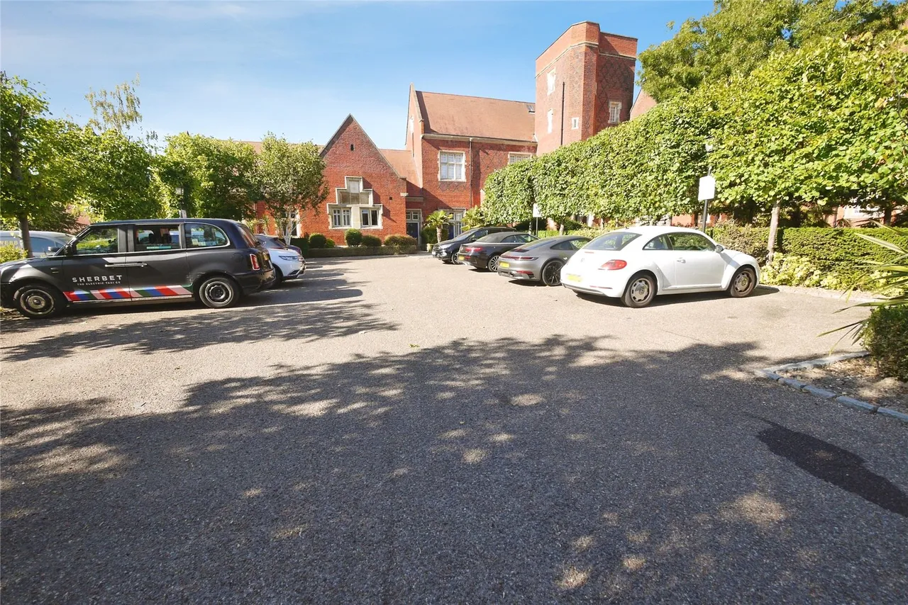 Kendall Court, The Galleries, Warley, Brentwood, CM14, photo 10