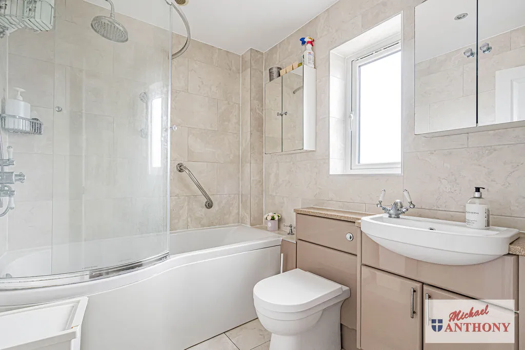 Fountaine Close, Great Linford, MK14, photo 11