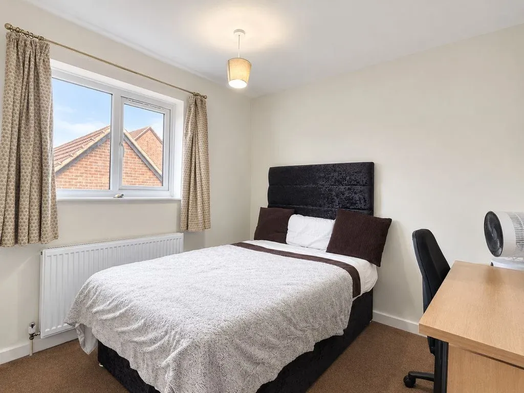 Fountaine Close, Great Linford, MK14, photo 12