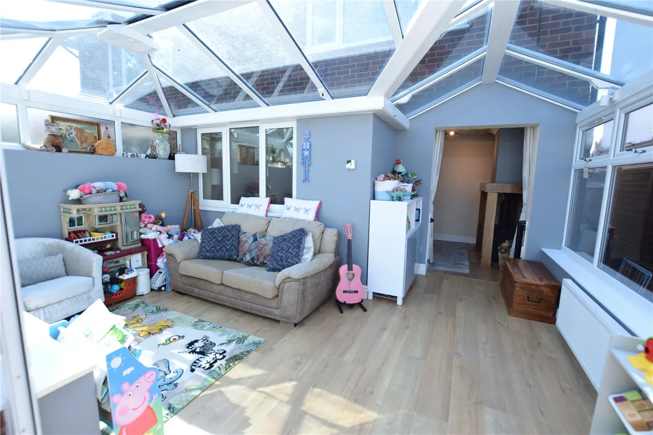 Somerset Road, Farnborough, Hampshire, GU14 6DW, photo 7