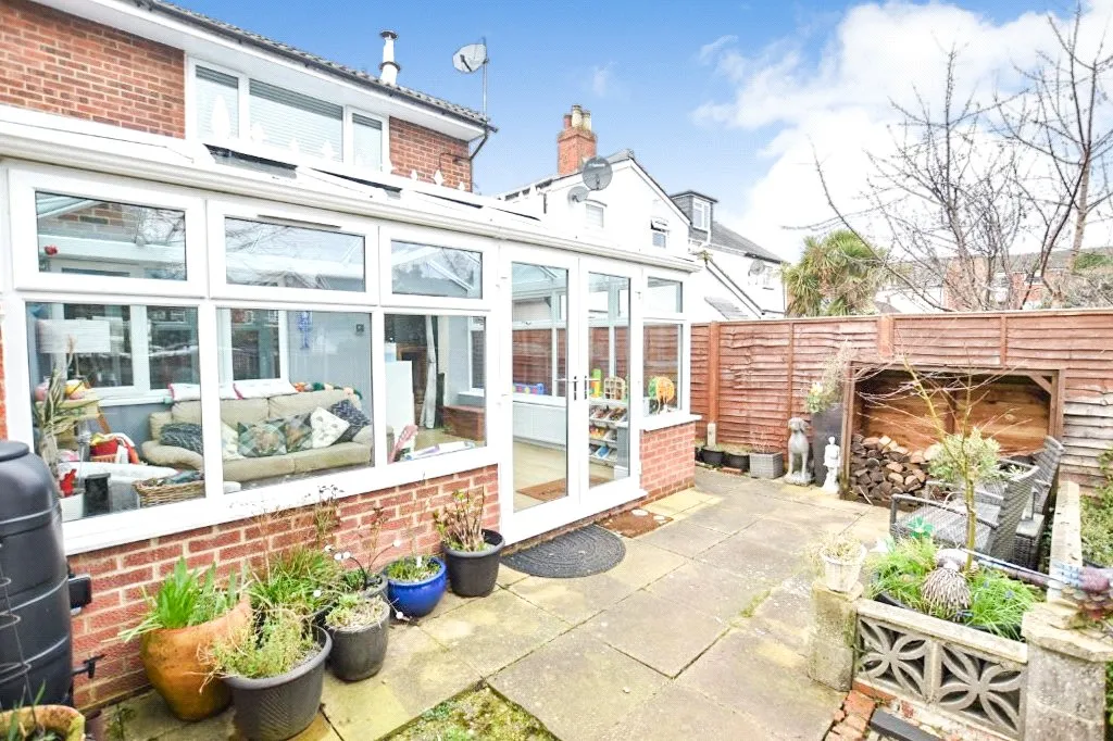 Somerset Road, Farnborough, Hampshire, GU14 6DW, photo 21