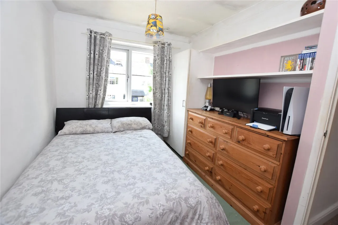 Somerset Road, Farnborough, Hampshire, GU14 6DW, photo 9
