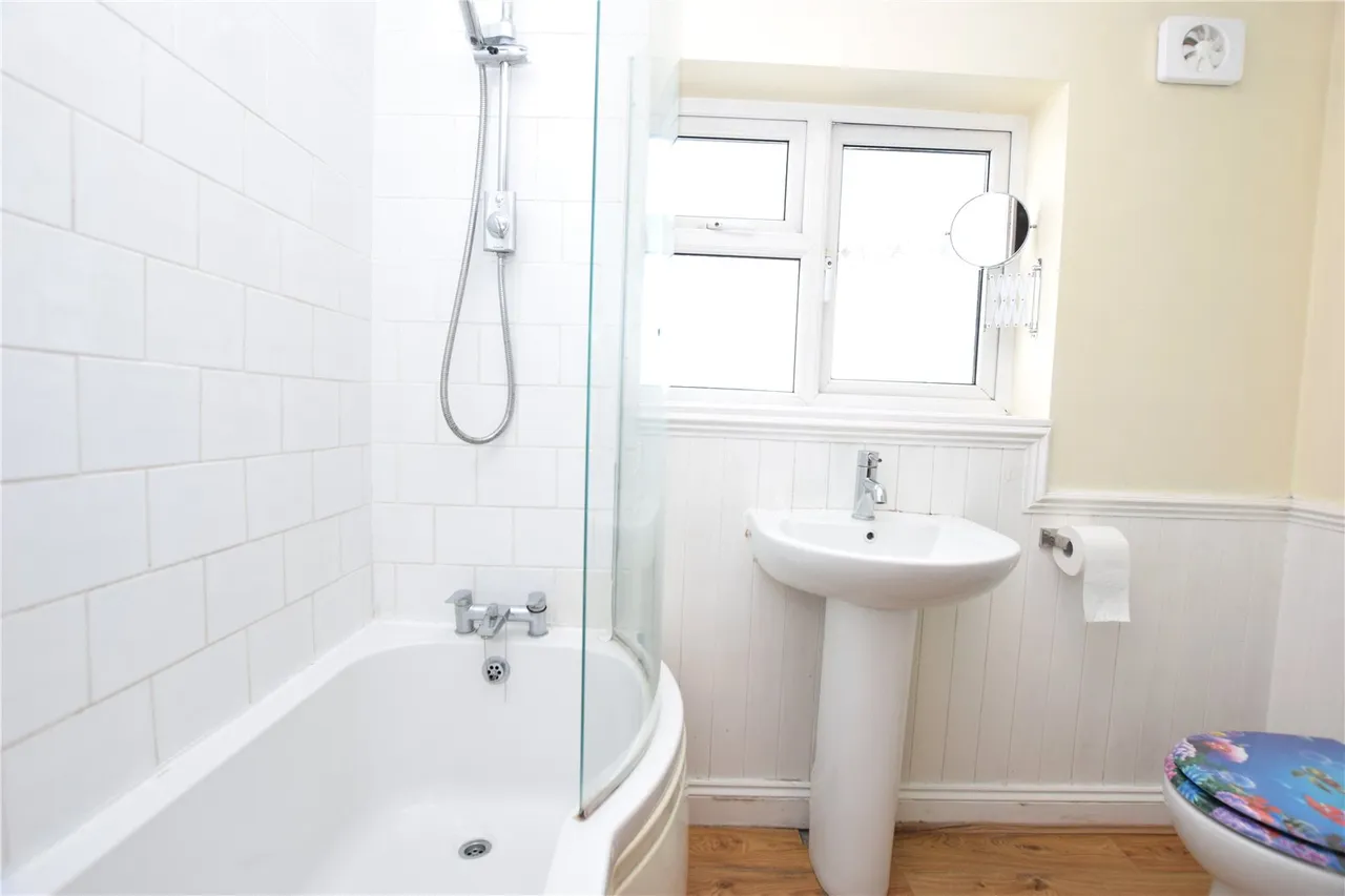 Somerset Road, Farnborough, Hampshire, GU14 6DW, photo 11