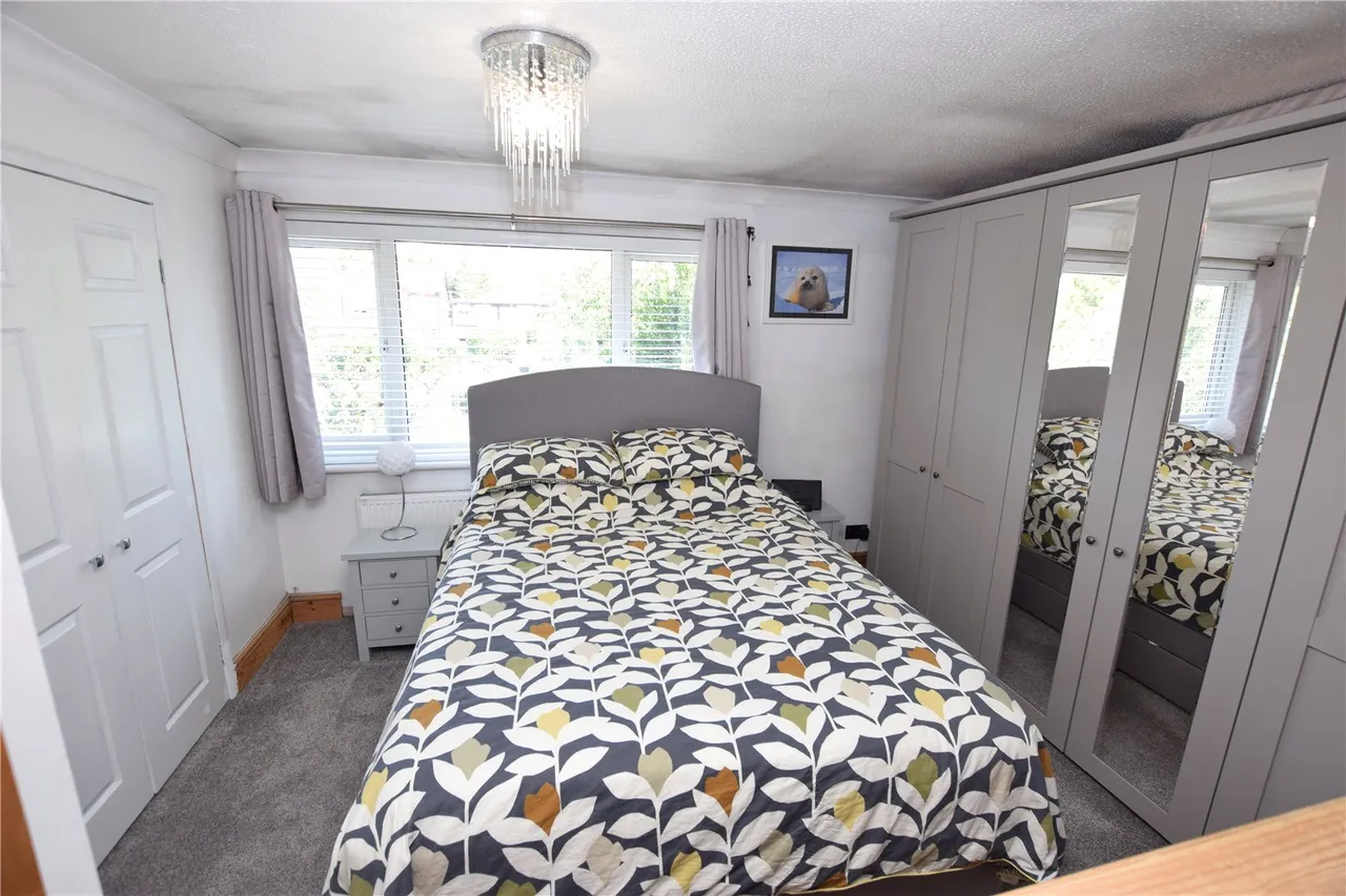 Somerset Road, Farnborough, Hampshire, GU14 6DW, photo 15