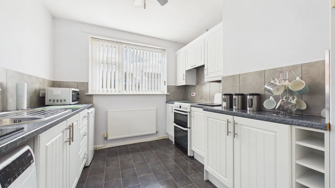 Godiva Crescent, Bourne, PE10, photo 2