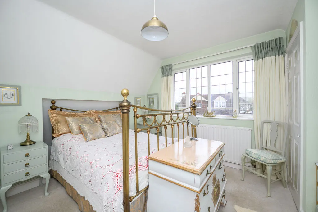 Moorhayes Drive, Laleham TW18 1SL, photo 12
