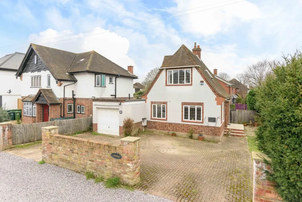Moorhayes Drive, Laleham TW18 1SL, photo 16