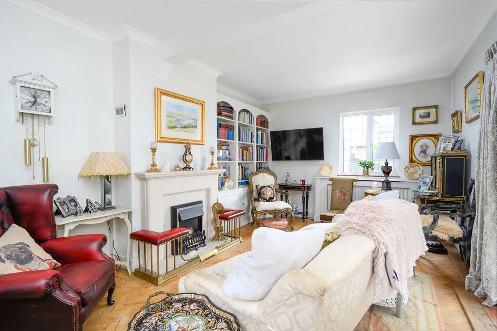 Moorhayes Drive, Laleham TW18 1SL, photo 7