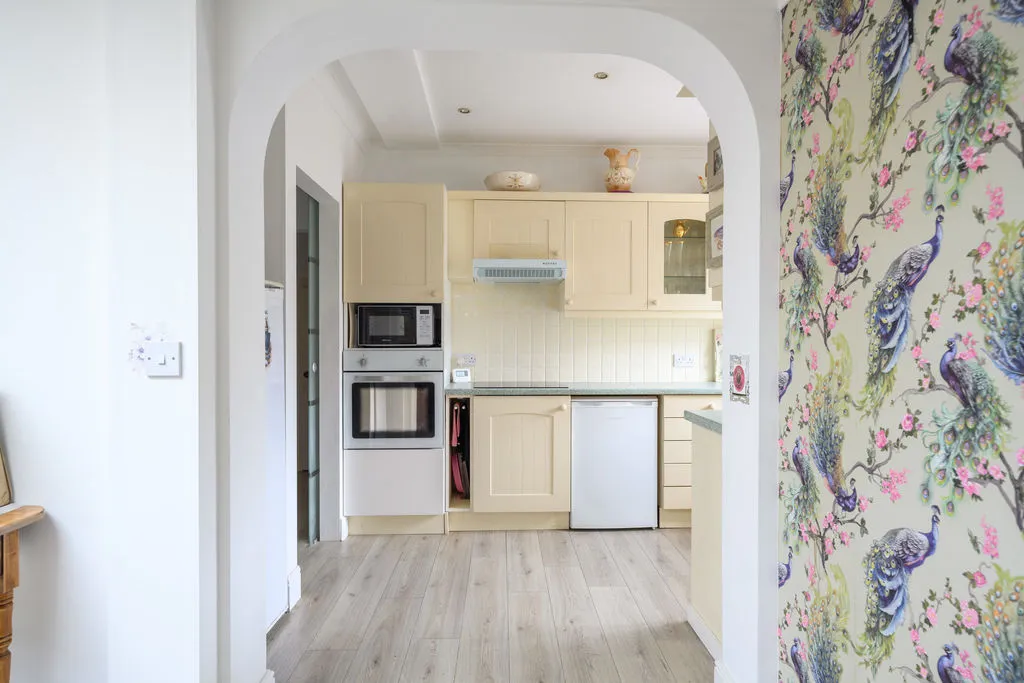 Moorhayes Drive, Laleham TW18 1SL, photo 9