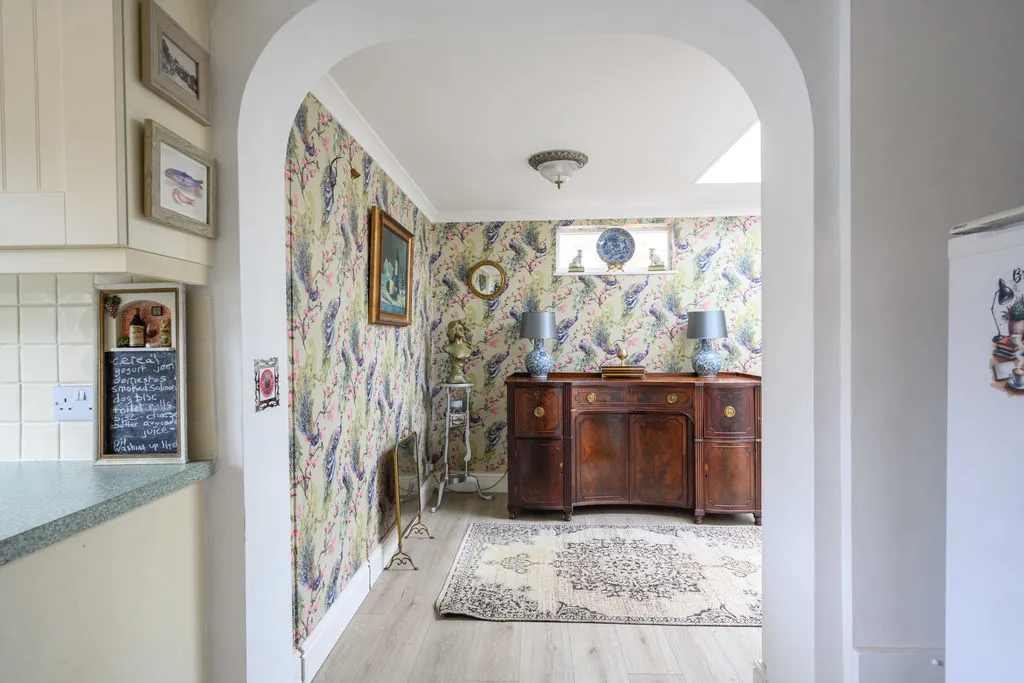 Moorhayes Drive, Laleham TW18 1SL, photo 10