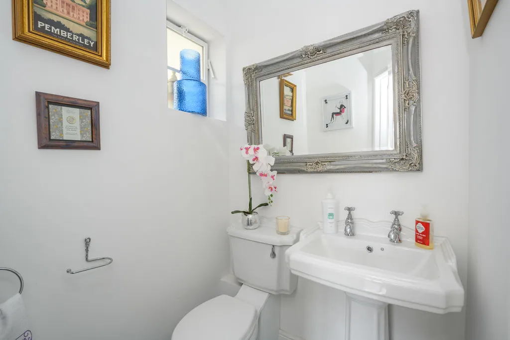 Moorhayes Drive, Laleham TW18 1SL, photo 14