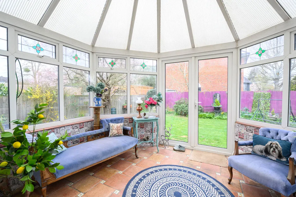 Moorhayes Drive, Laleham TW18 1SL, photo 3