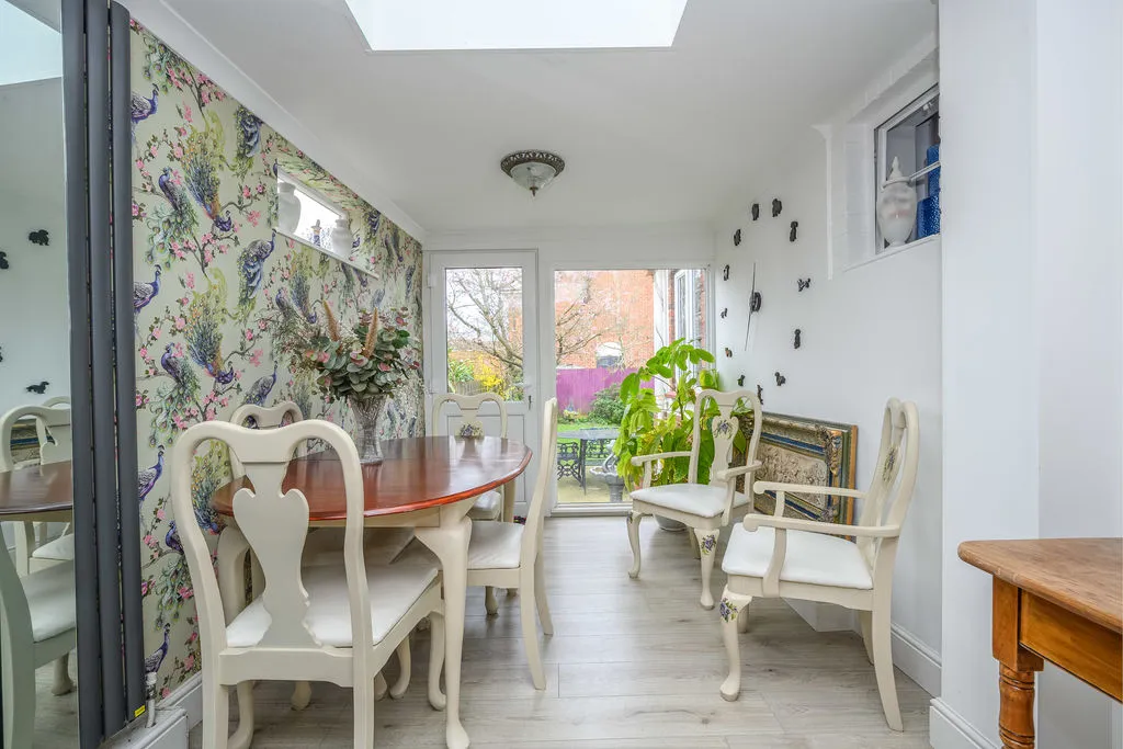 Moorhayes Drive, Laleham TW18 1SL, photo 8