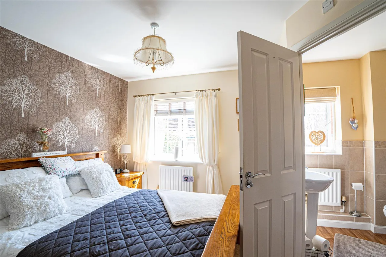Celandine Drive, St. Leonards-On-Sea, photo 32