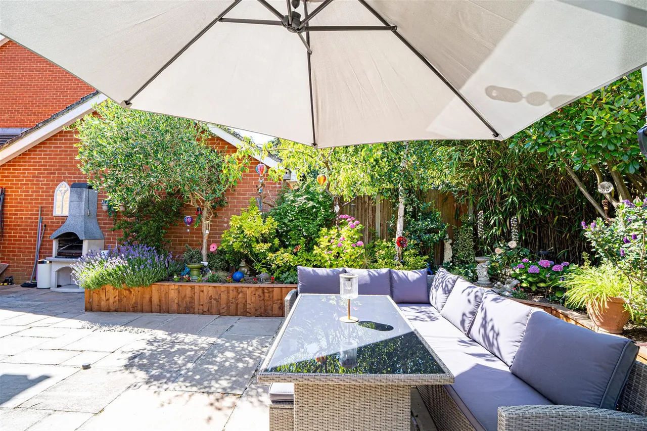 Celandine Drive, St. Leonards-On-Sea, photo 30
