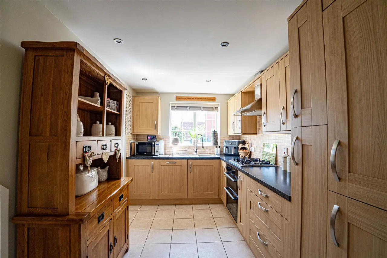 Celandine Drive, St. Leonards-On-Sea, photo 4