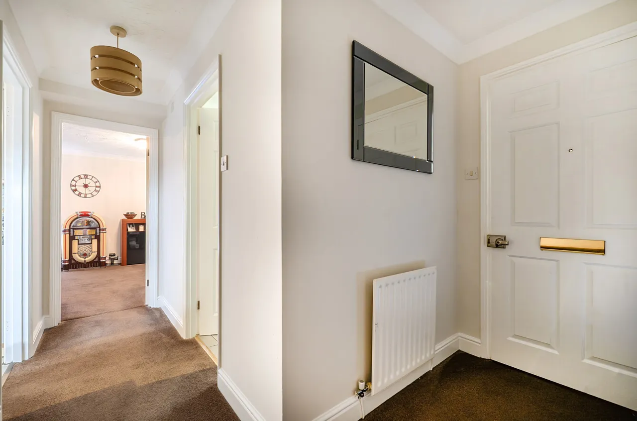 Portsmouth Road, Camberley, GU15, photo 11