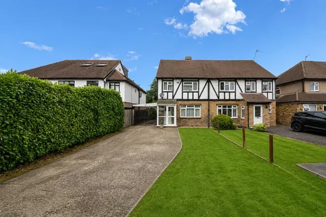 3 bed property for sale — Hercies Road, Uxbridge