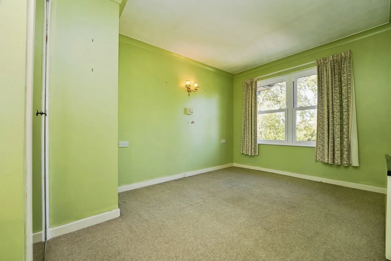 Pittville Circus Road, Cheltenham, GL52, photo 4