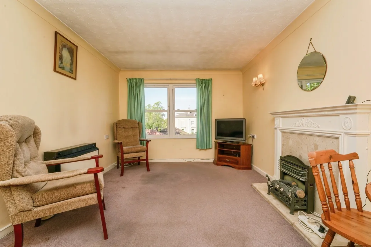Pittville Circus Road, Cheltenham, GL52, photo 9