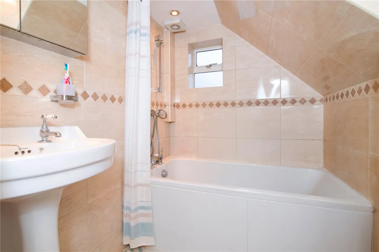 High Street, Teddington, TW11, photo 6
