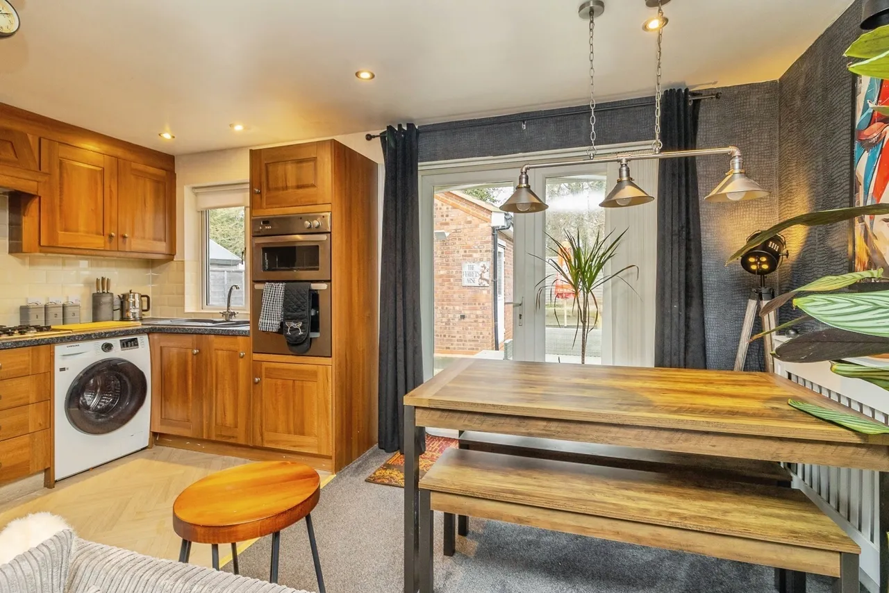 Harcourt, Bradwell, Milton Keynes, Buckinghamshire, MK13, photo 3