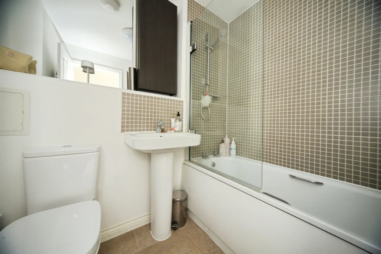Verde Close, Luton, LU2, photo 16