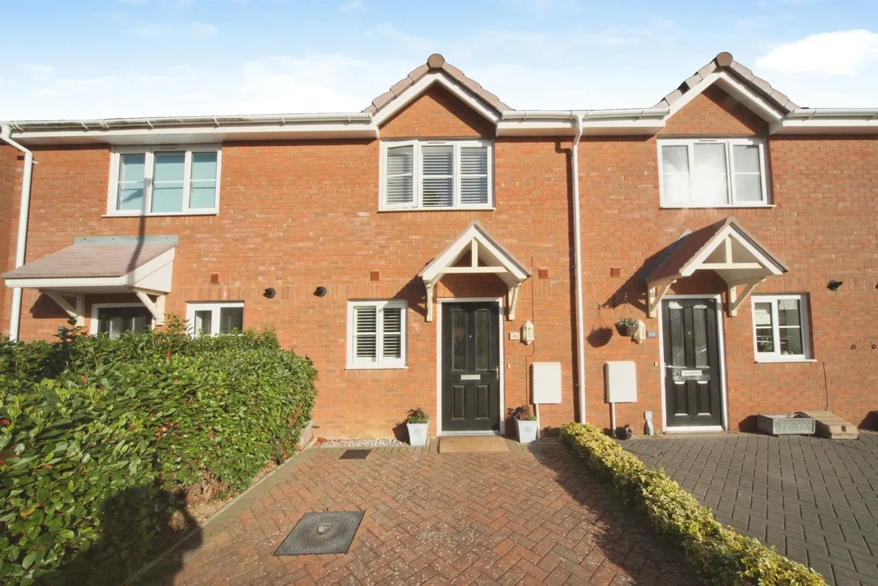 2 bed house for sale, Verde Close, Luton, LU2