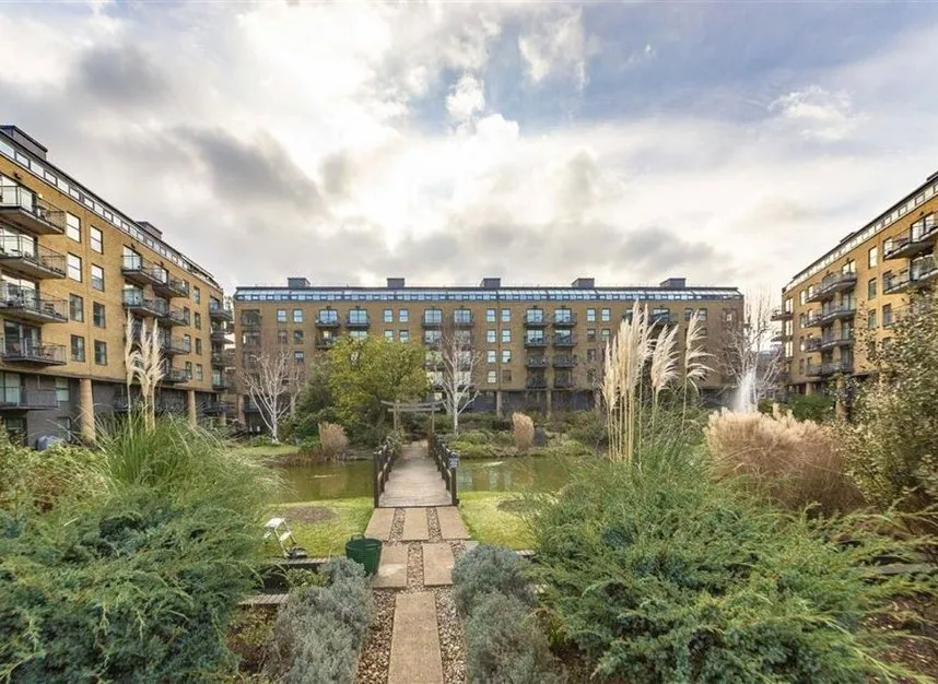 2 bed flat to rent — Providence Square, Shad Thames, SE1