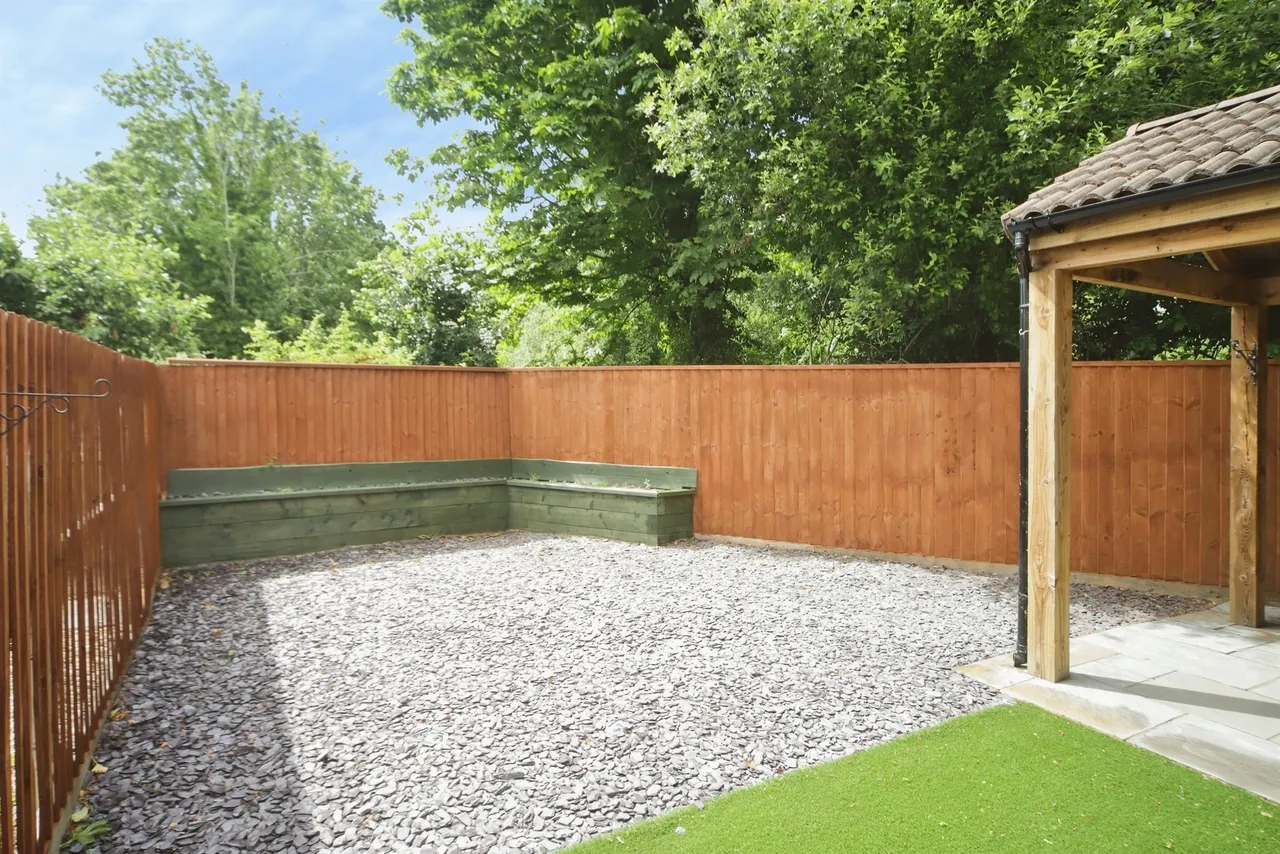 Witham Close, Taunton, photo 4