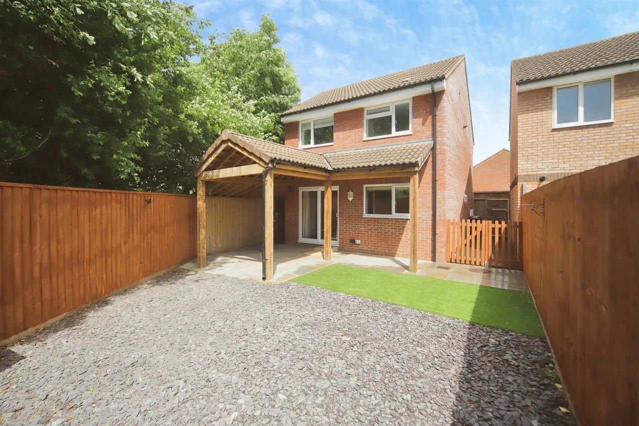 Witham Close, Taunton, photo 5